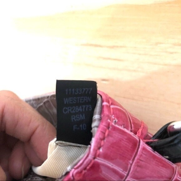 Guess Wristlet color gray‎ and pink patent leather - Picture 5 of 10